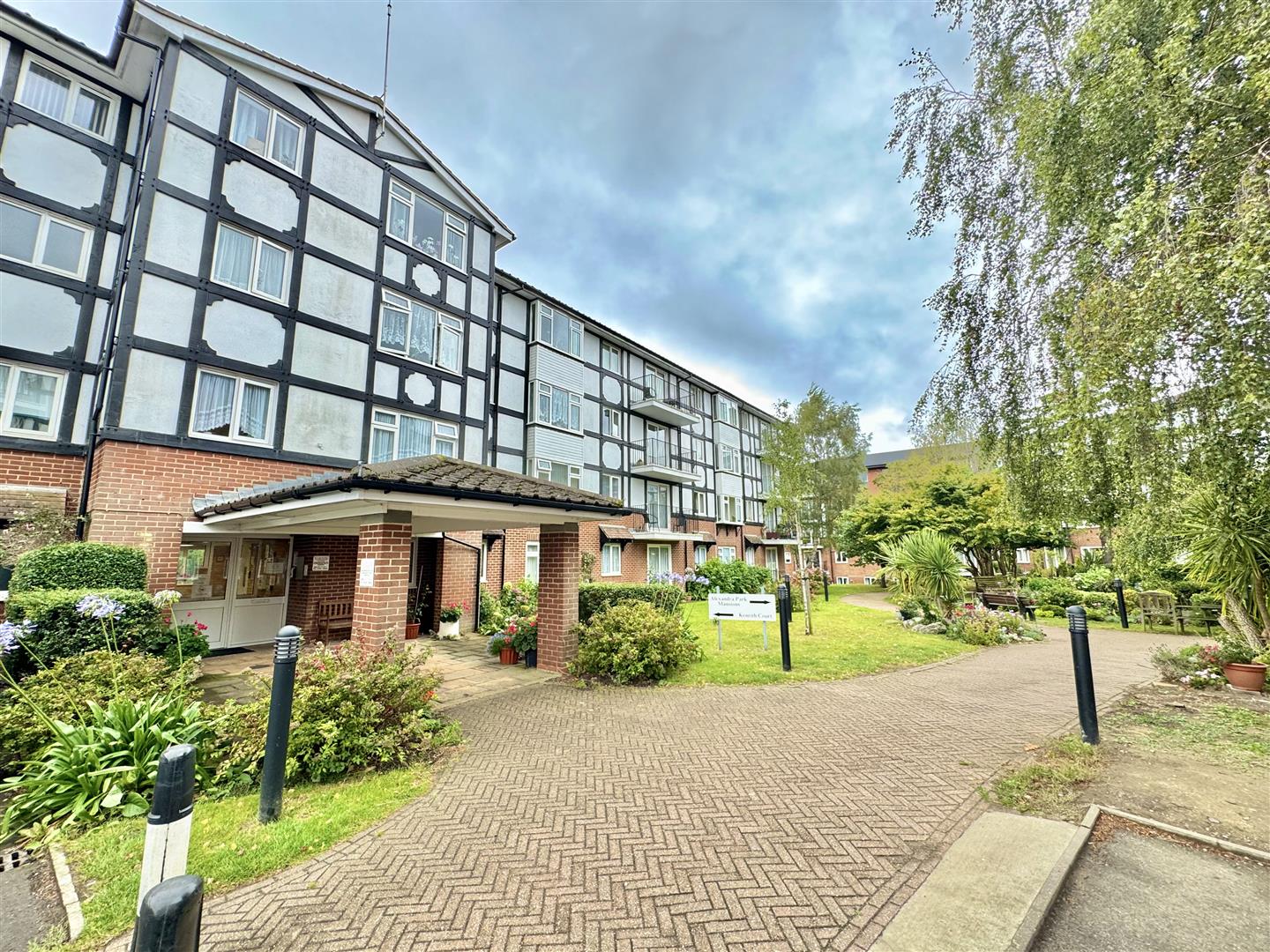 1 bed property in St. Helens Crescent, Hastings